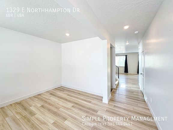 3rd image of 1329 E Northhampton Dr