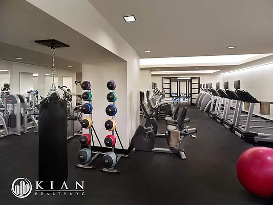 Rented by Kian Realty | media 10