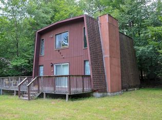 8858 Chipmunk Ln, Tobyhanna, PA