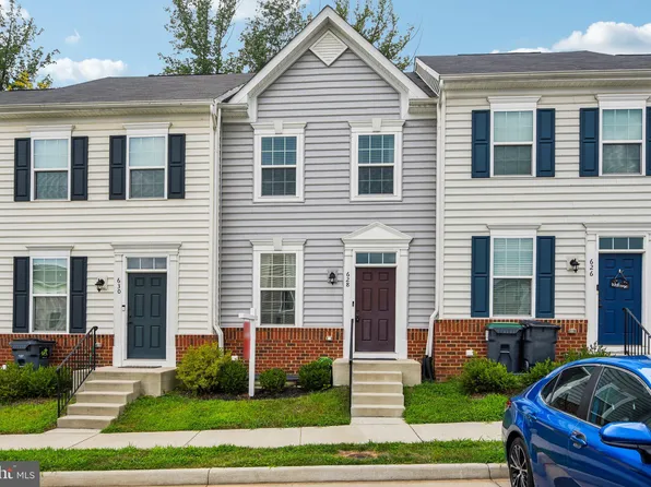 628 Streamview Dr, Fredericksburg, VA 22405
