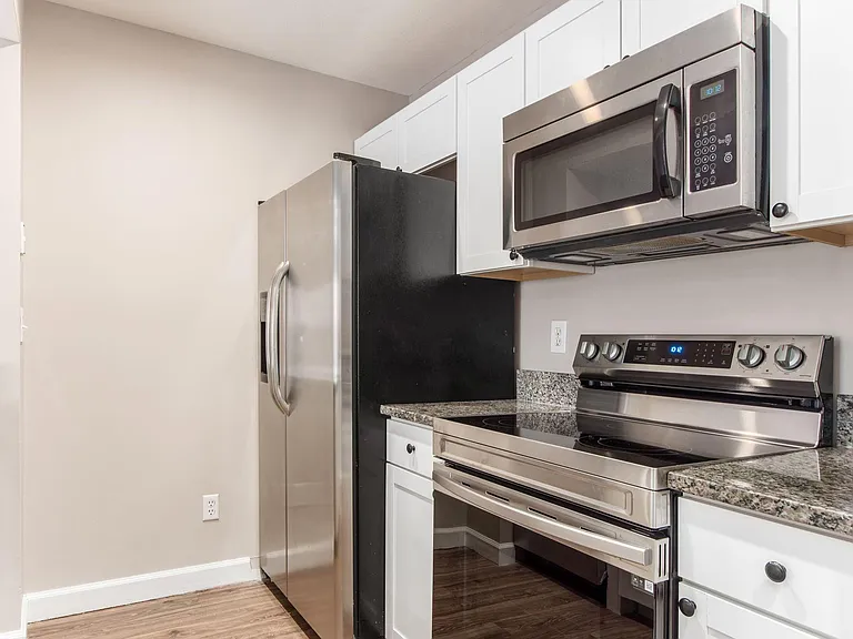1807 Hobbes Dr — Photo 11