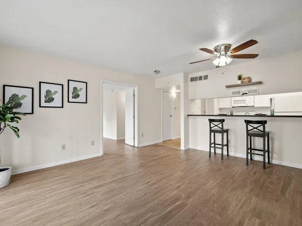 2814 S Bartell Dr APT 11, Houston, TX 77054