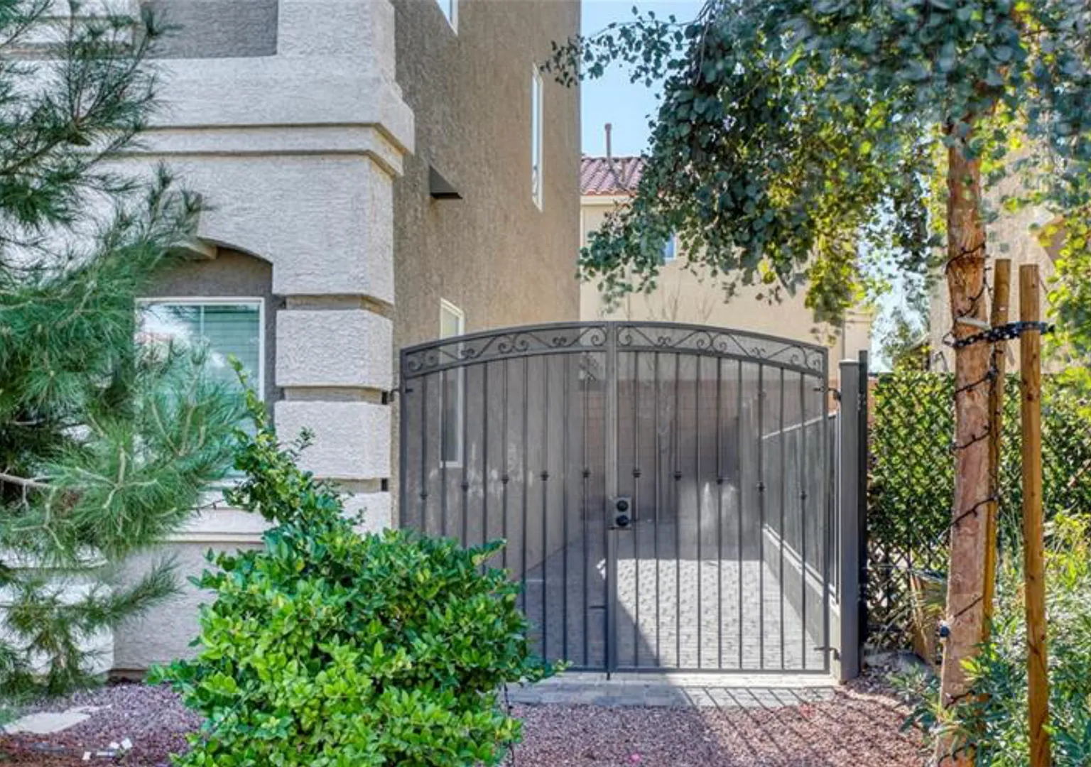 Stunning 3-Story, 5 Bedroom / 3.5 Bath Home In the Heart of Southwest Las Vegas — Photo 4