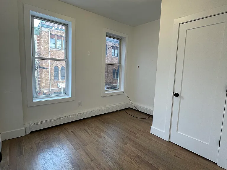 232 Van Horne St #4 — Photo 8