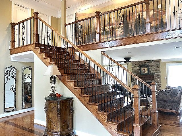 1st image of 308 Eastwind Dr