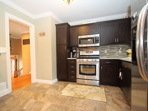 3rd image of 55 Carlos Dr