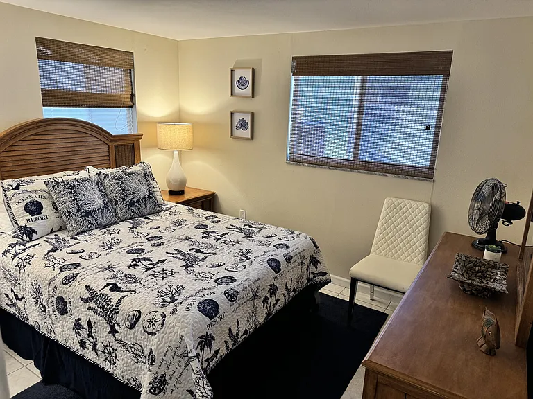 Magnolia Ave — Photo 34