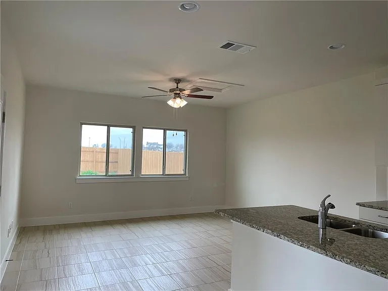 526 White Steppe Way — Photo 8