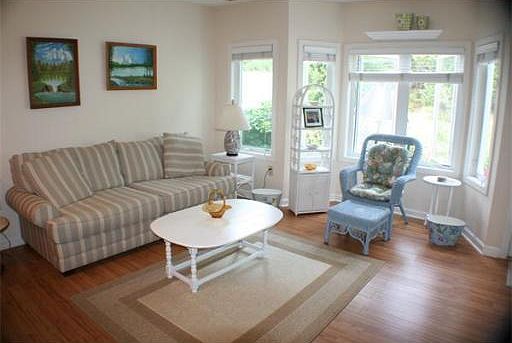 3rd image of 525 White Cliff Dr