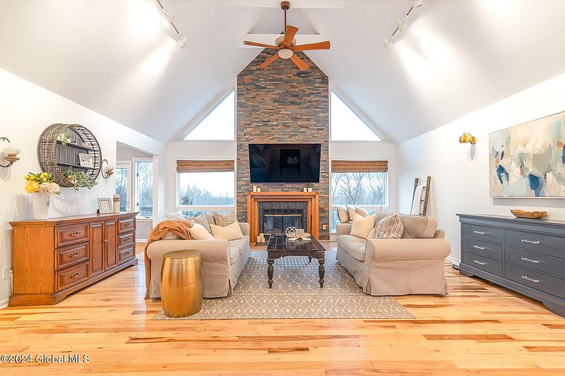 5th image of 766 Sacandaga Road