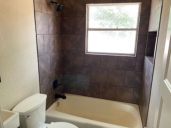 2nd image of 1307 Connell Dr
