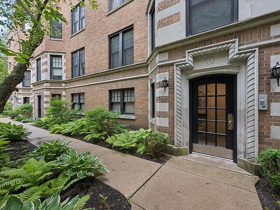 3rd image of 602 Sheridan Rd APT 2W