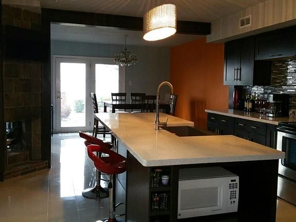3rd image of 3408 Lakeside Dr