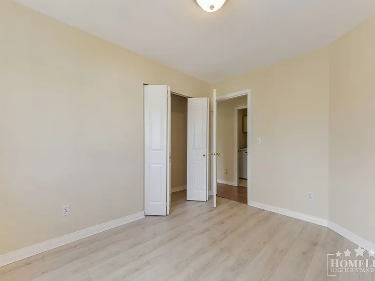 6375 187a St #UPPER HOUSE — Photo 38