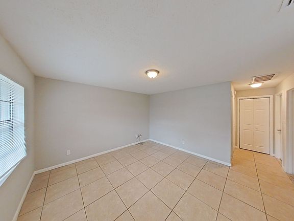 2nd image of 921 E Poinsettia Ave #A