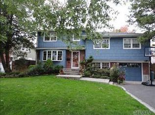 2115 Annette Ave, Merrick, NY 11566