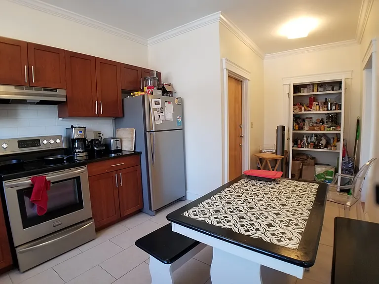 27 Glenville Ave #2D — Photo 7