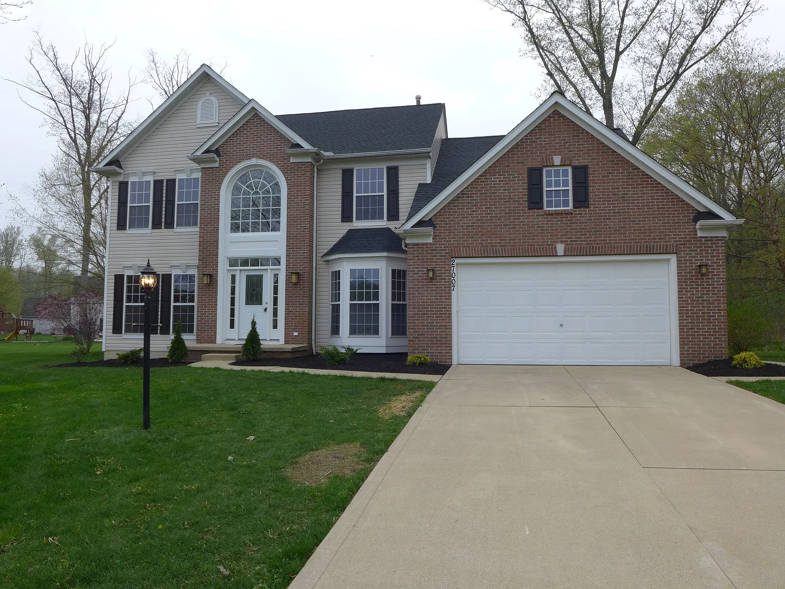 27007 Springside Ln photo 1