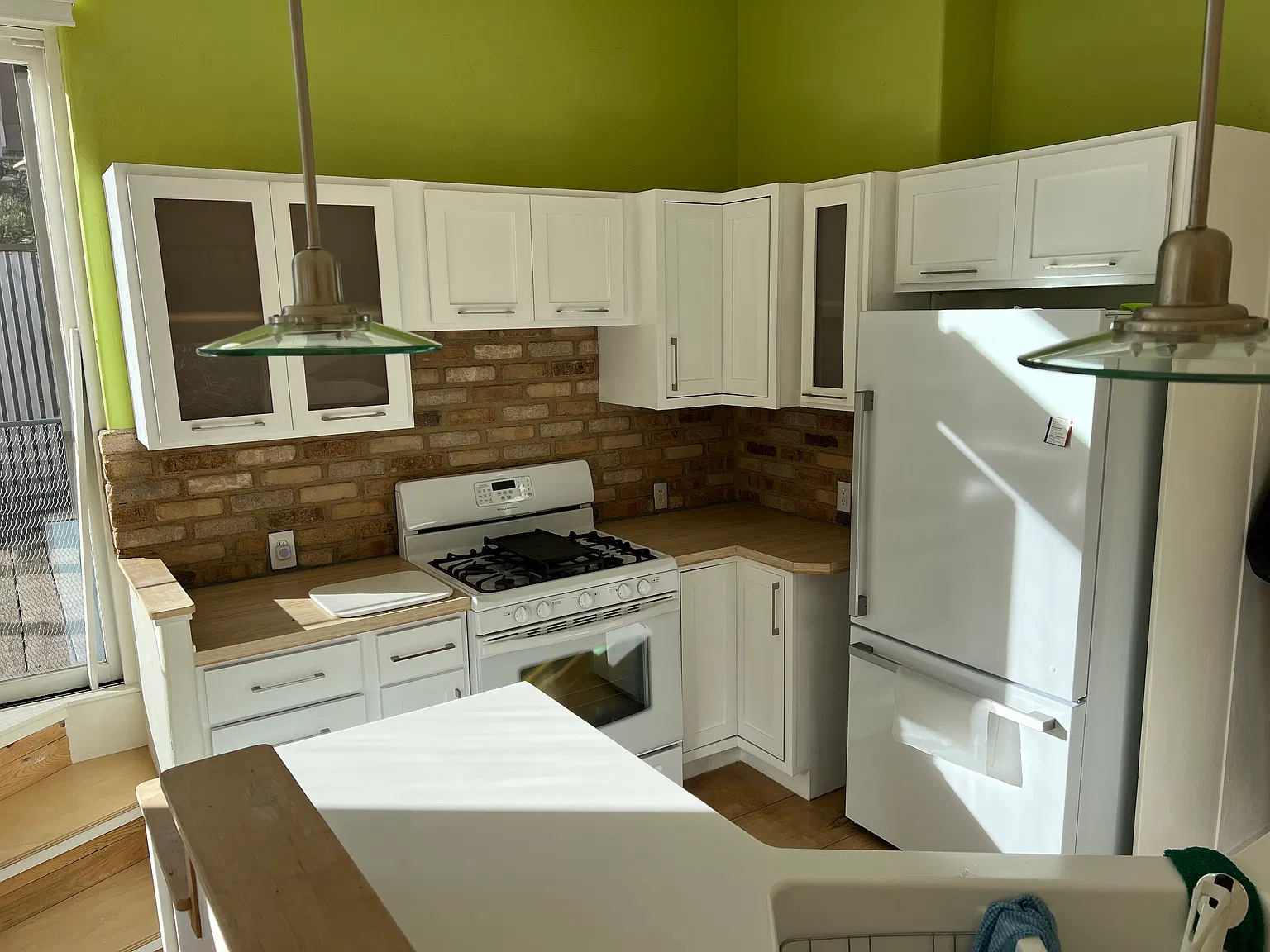 2 bed, 1200 sqft, $2,340 — Photo 4