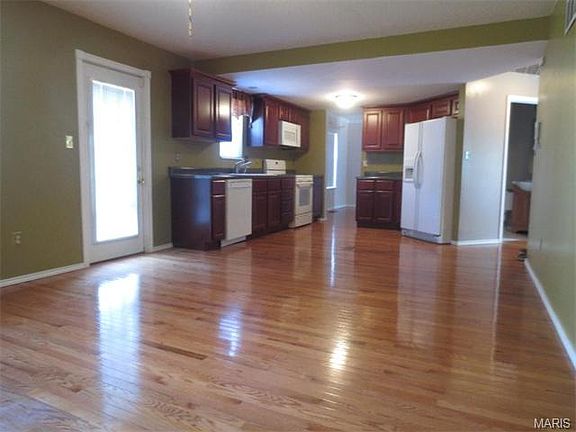 5th image of 3162 Lavender Ln