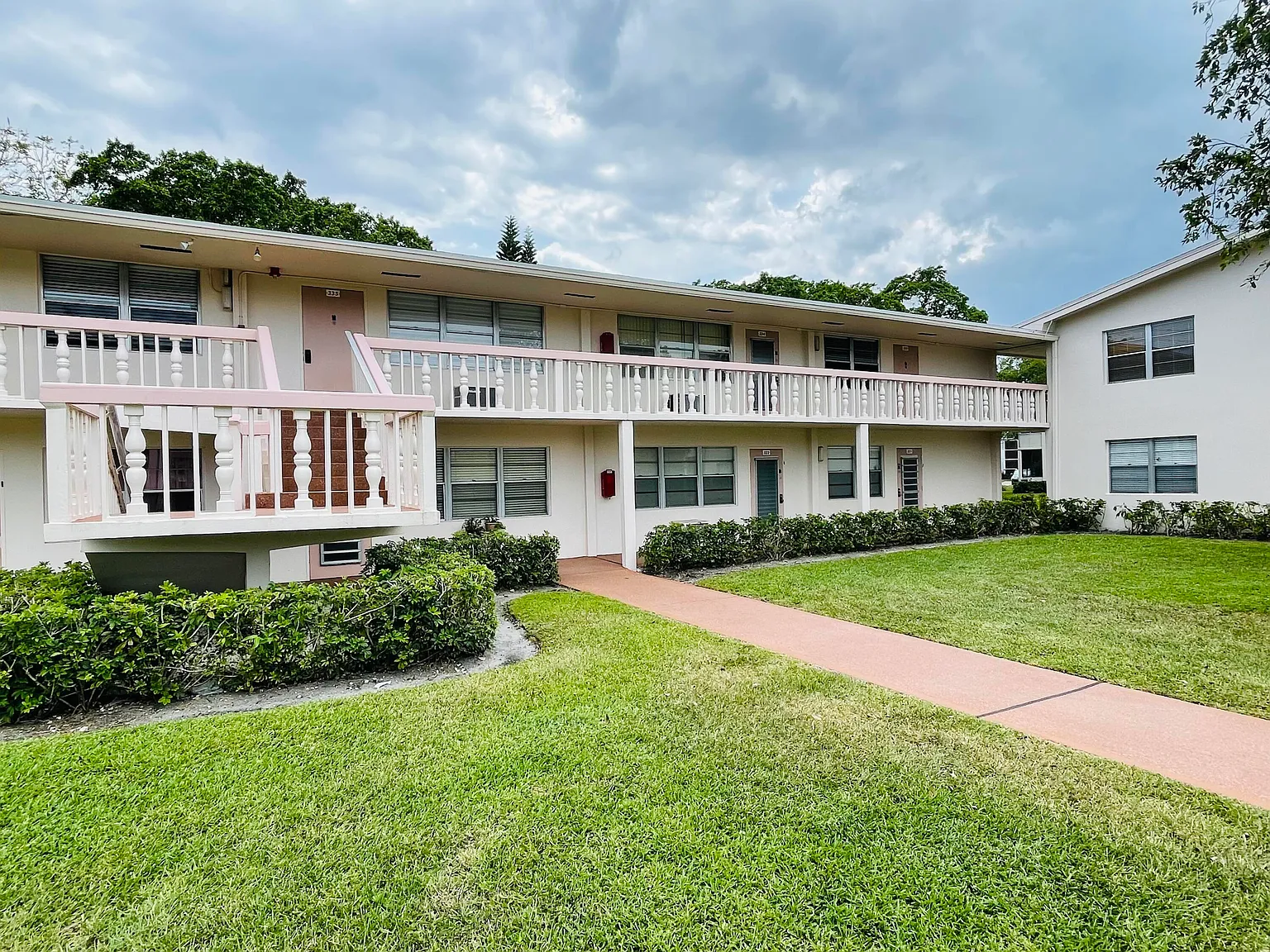 2 bed, 1.5 bath, 828 sqft, $1,800 — Photo 1