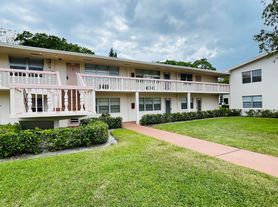 333 Farnham Cres, Deerfield Beach, FL