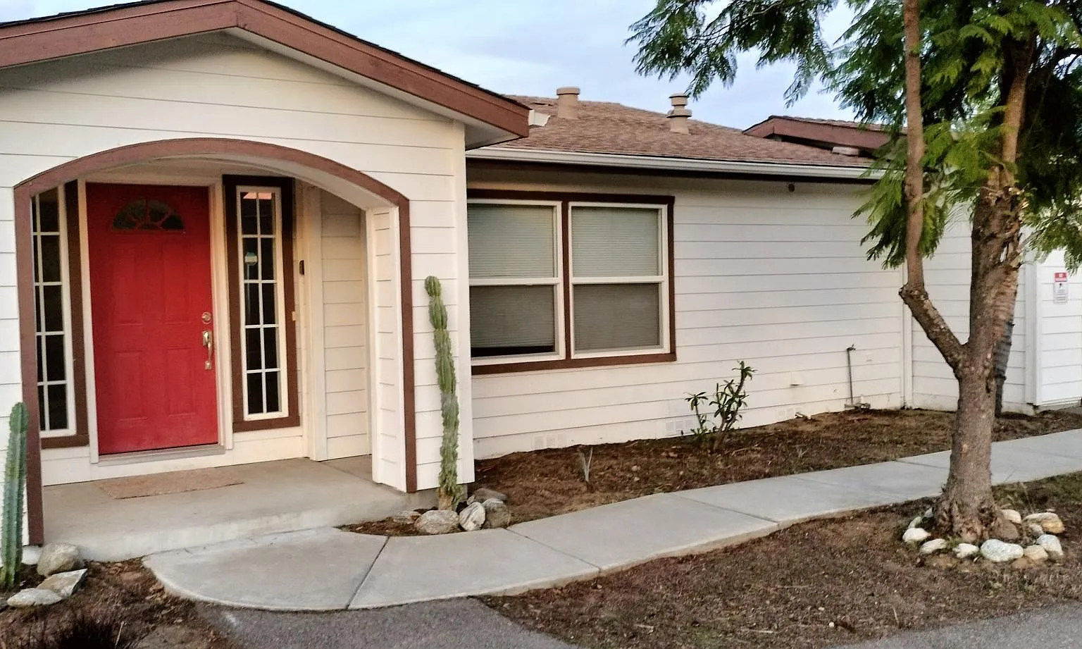 3 bed, 2480 sqft, $4,300 — Photo 3