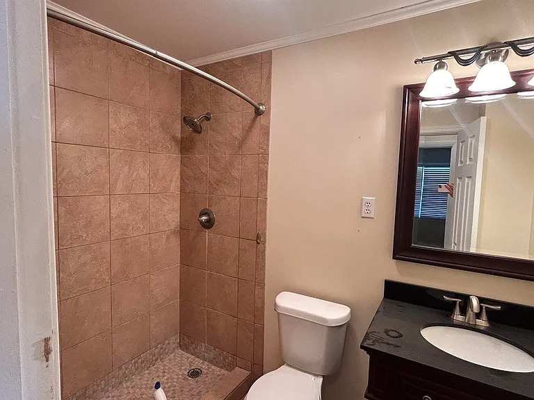 2106 Giles Dr NE — Photo 16