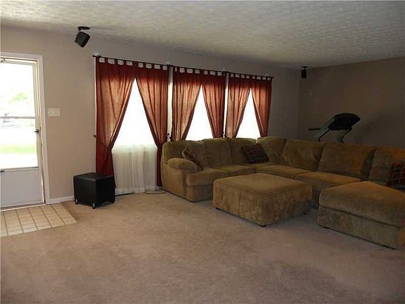 4th image of 3130 N Richardt Ave