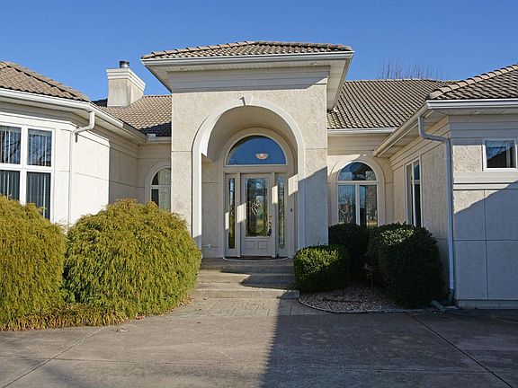 3rd image of 4042 E Glen Abbey Dr