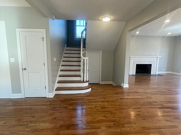 3rd image of 6828 S Cregier Ave