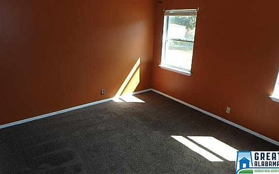 4th image of 446 Cloverdale Dr