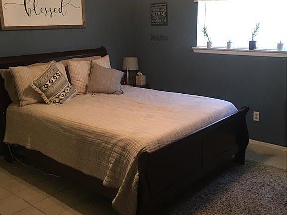 4th image of 1702 Leona Dr