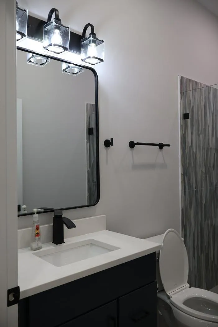 1 bed, 1700 sqft, $1,700 — Photo 3