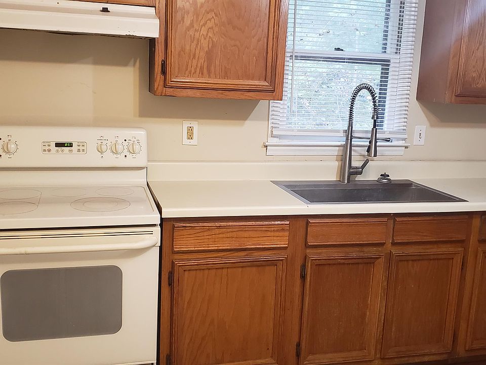 2nd image of 1005 Lower Clubhouse Dr #2