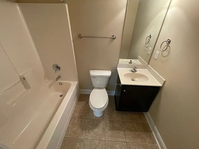125 Hobson Ave #6 — Photo 8