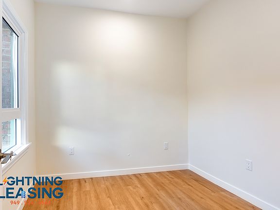 4th image of 5503 W Romaine St #102