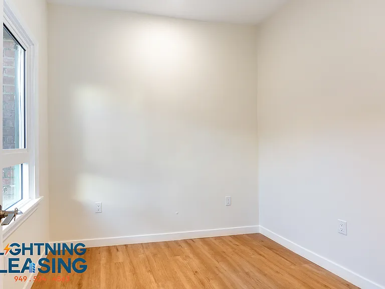 5503 W Romaine St #102 — Photo 4