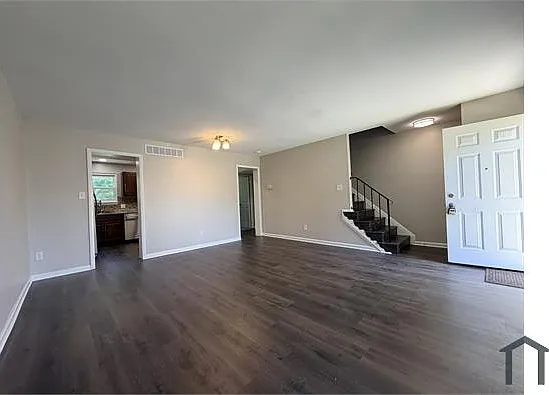 4 bed, 1500 sqft, $2,999 — Photo 4