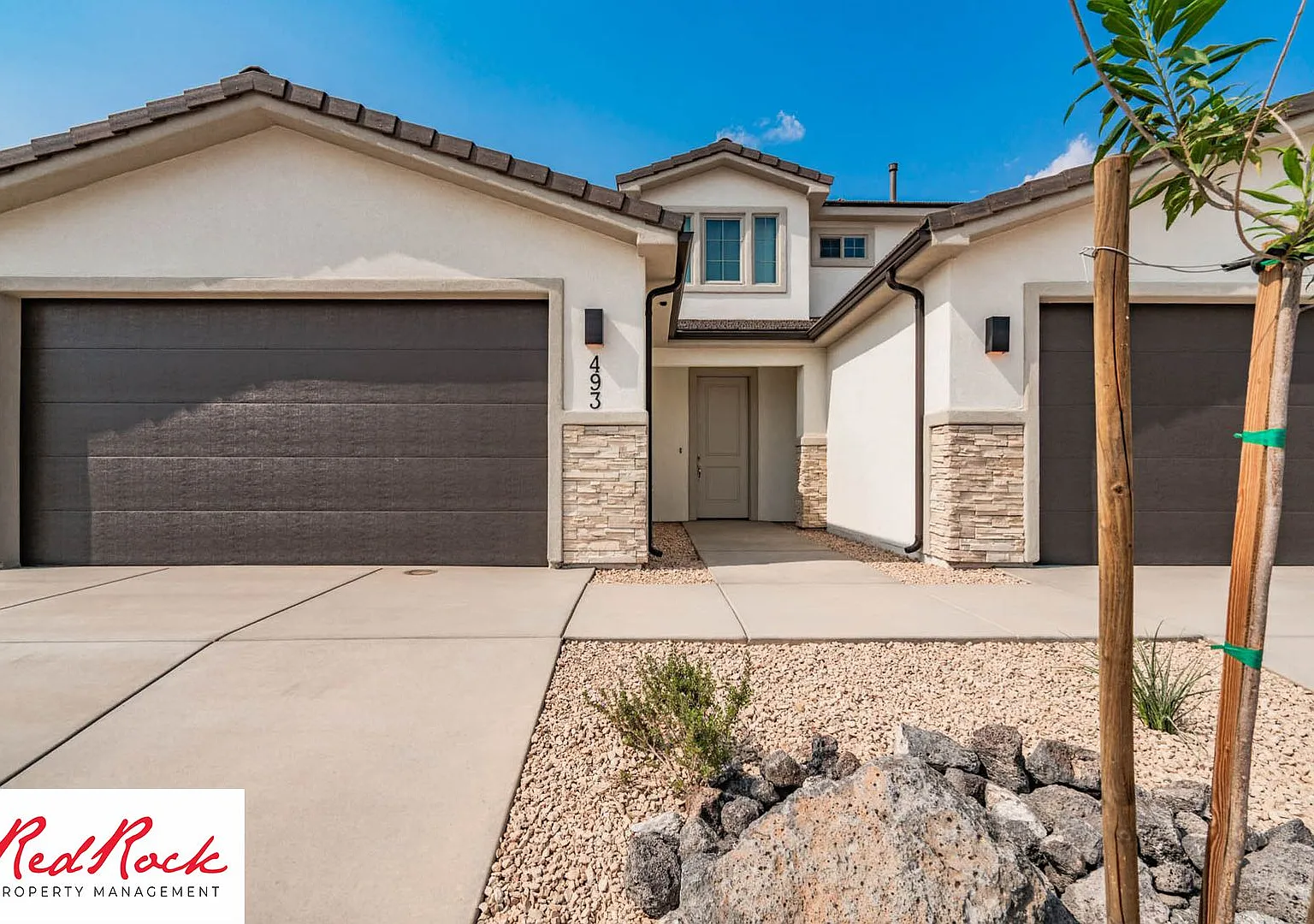 Spacious 4 Bedroom Townhome in Hurricane Heights! — Photo 1