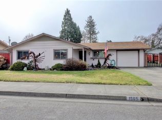 1505 SW Rogue River Ave, Grants Pass, OR 97526
