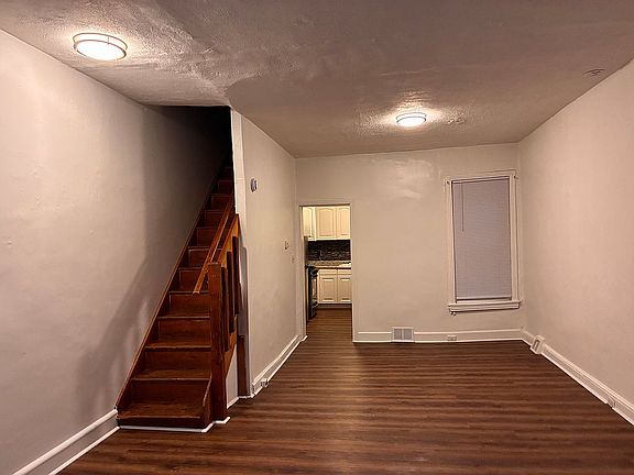 4th image of 1821 Ingersoll St