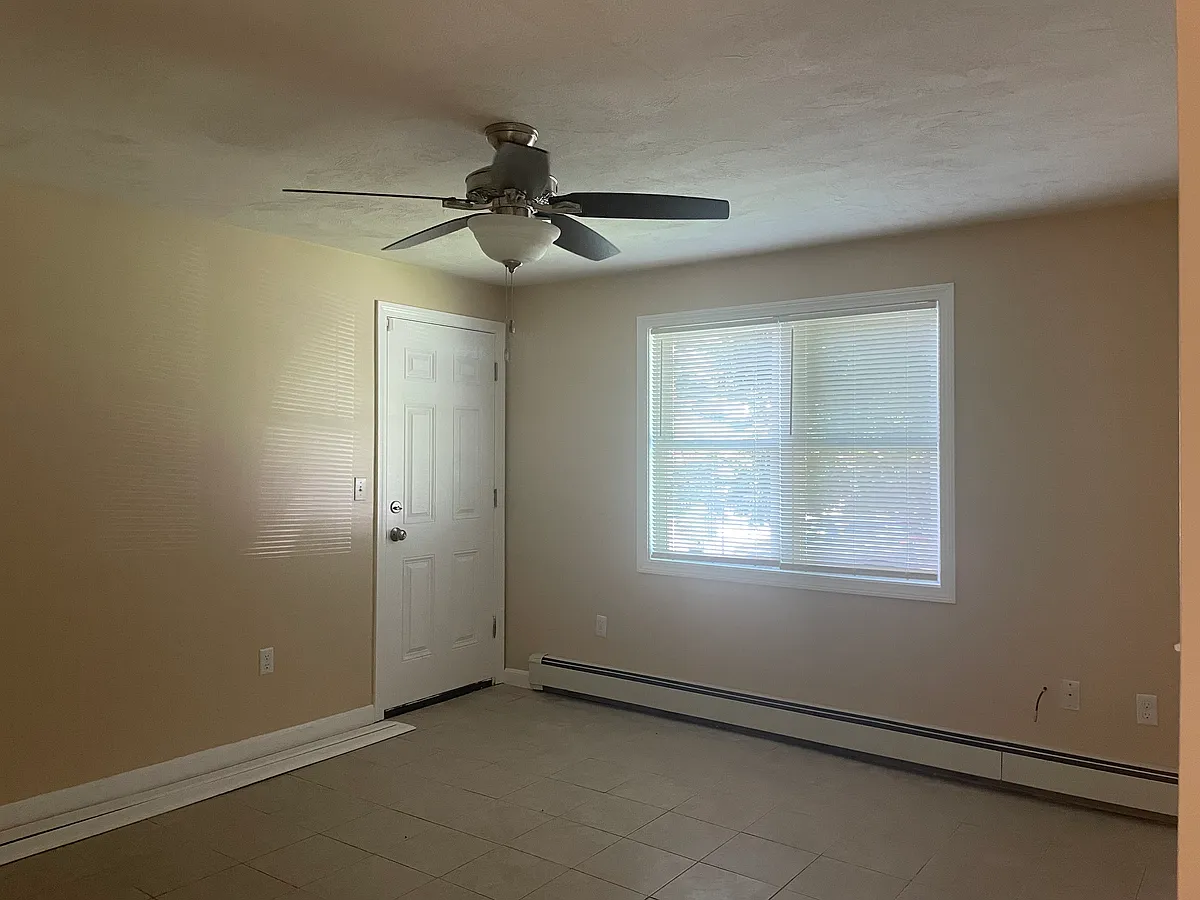 Building Photo - 120 Gesler St #1L