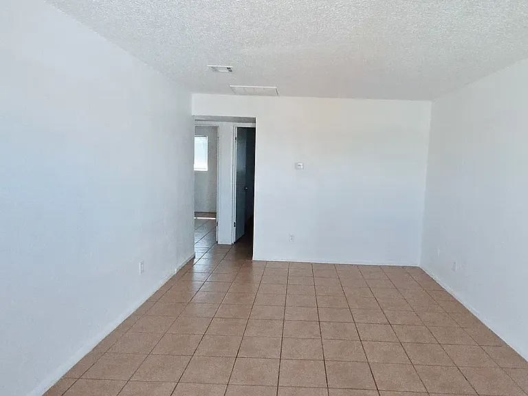 2601 E Monte Cristo Ave — Photo 2