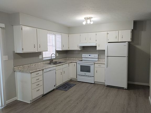 3rd image of 35 Campbell Dr