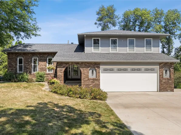 5016 Broadlawn Dr SE, Cedar Rapids, IA 52403