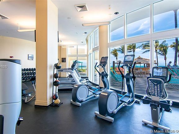 5th image of 17375 Collins Ave #2603