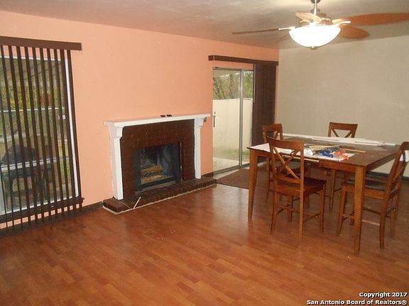 5th image of 2935 Wishing Lake Dr