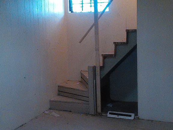 3rd image of 9800 Eastdell Dr