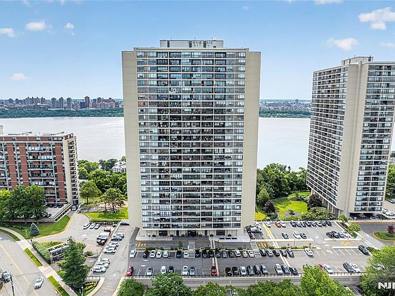 4th image of 6 Horizon Rd APT 602